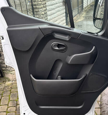 Білий Рено Мастєр, об'ємом двигуна 2.3 л та пробігом 253 тис. км за 17500 $, фото 18 на Automoto.ua