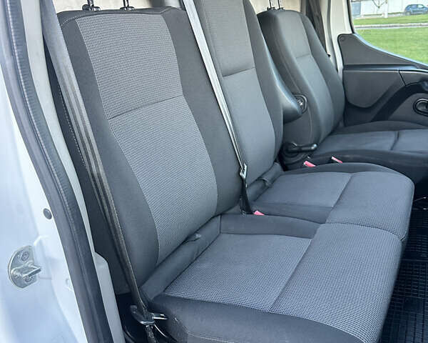 Білий Рено Мастєр, об'ємом двигуна 2.3 л та пробігом 201 тис. км за 18700 $, фото 60 на Automoto.ua