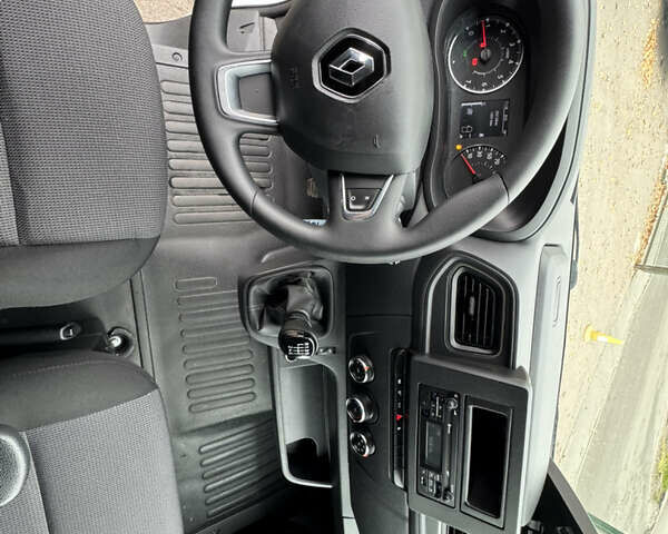 Рено Мастер 2020 в Киеве на Automoto.ua Белый Рено Мастер, объемом двигателя 2.3 л и пробегом 252 тыс. км за 25700 $, фото 16 на Automoto.ua