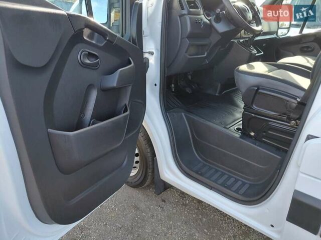 Белый Рено Мастер, объемом двигателя 2.3 л и пробегом 280 тыс. км за 17900 $, фото 71 на Automoto.ua