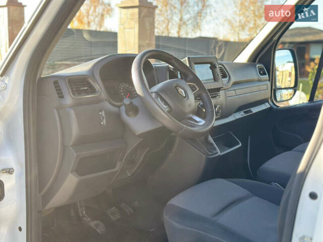 Белый Рено Мастер, объемом двигателя 2.5 л и пробегом 155 тыс. км за 20000 $, фото 18 на Automoto.ua