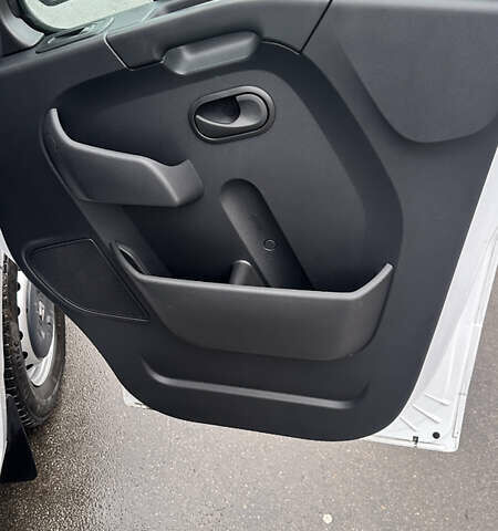 Білий Рено Мастєр, об'ємом двигуна 2.3 л та пробігом 253 тис. км за 17500 $, фото 19 на Automoto.ua