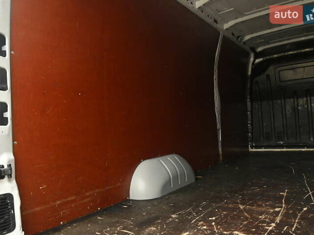 Белый Рено Мастер, объемом двигателя 2.3 л и пробегом 217 тыс. км за 19999 $, фото 36 на Automoto.ua