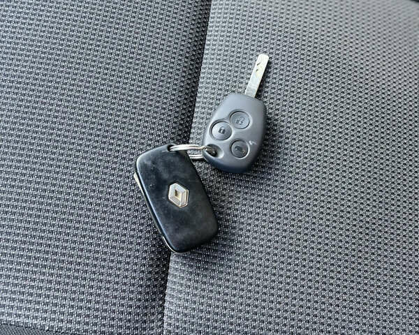 Белый Рено Мастер, объемом двигателя 2.3 л и пробегом 135 тыс. км за 20600 $, фото 38 на Automoto.ua