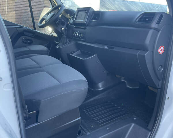 Белый Рено Мастер, объемом двигателя 2.3 л и пробегом 135 тыс. км за 20600 $, фото 19 на Automoto.ua