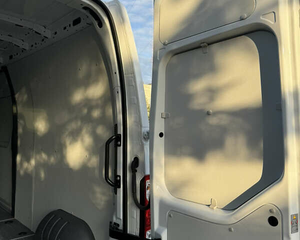 Белый Рено Мастер, объемом двигателя 2.3 л и пробегом 174 тыс. км за 20800 $, фото 24 на Automoto.ua