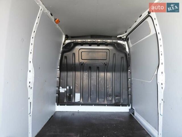 Белый Рено Мастер, объемом двигателя 2.3 л и пробегом 280 тыс. км за 17900 $, фото 25 на Automoto.ua