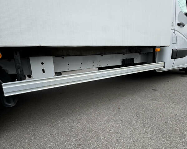 Белый Рено Мастер, объемом двигателя 2.3 л и пробегом 252 тыс. км за 24700 $, фото 9 на Automoto.ua