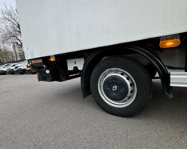 Белый Рено Мастер, объемом двигателя 2.3 л и пробегом 252 тыс. км за 24700 $, фото 10 на Automoto.ua