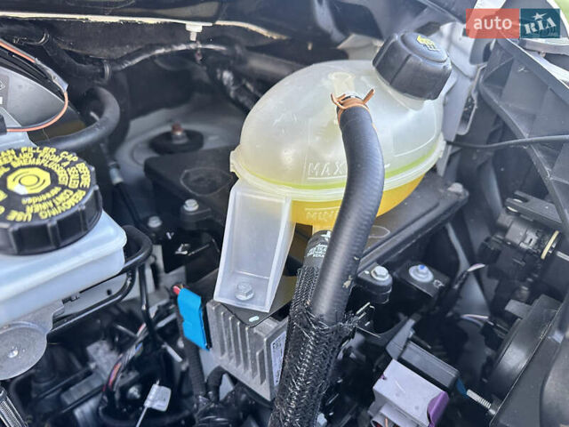 Білий Рено Мастєр, об'ємом двигуна 2.3 л та пробігом 201 тис. км за 18700 $, фото 74 на Automoto.ua