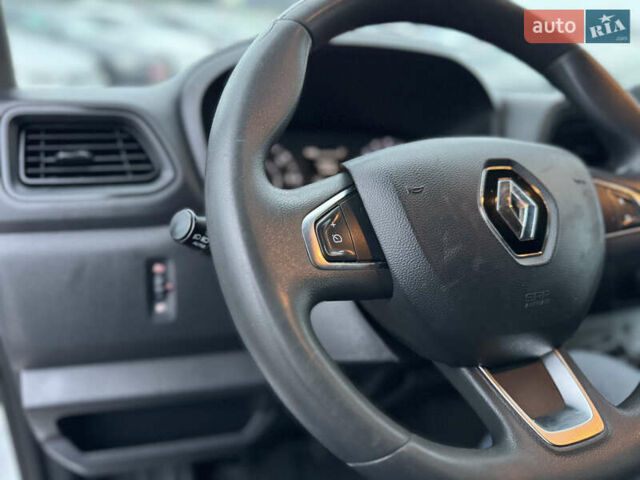 Белый Рено Мастер, объемом двигателя 2.3 л и пробегом 174 тыс. км за 21500 $, фото 79 на Automoto.ua