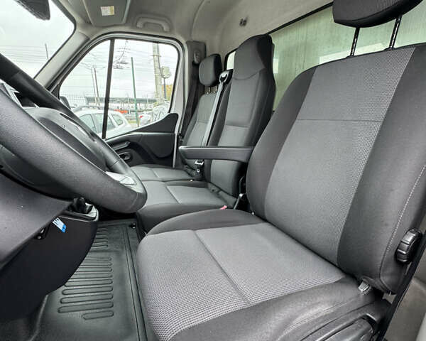 Рено Мастер 2020 в Киеве на Automoto.ua Белый Рено Мастер, объемом двигателя 2.3 л и пробегом 252 тыс. км за 25700 $, фото 11 на Automoto.ua