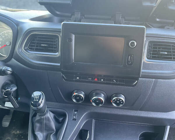 Белый Рено Мастер, объемом двигателя 2.3 л и пробегом 135 тыс. км за 20600 $, фото 26 на Automoto.ua