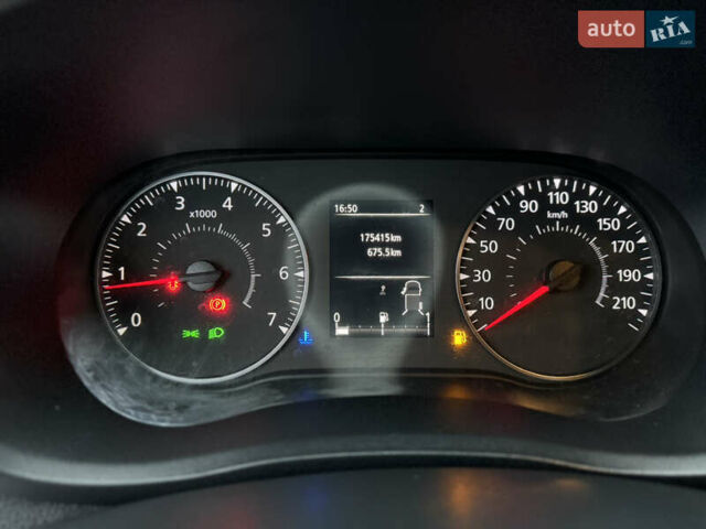 Белый Рено Мастер, объемом двигателя 2.3 л и пробегом 174 тыс. км за 21500 $, фото 77 на Automoto.ua