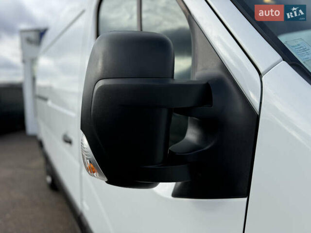 Белый Рено Мастер, объемом двигателя 2.3 л и пробегом 209 тыс. км за 21000 $, фото 25 на Automoto.ua