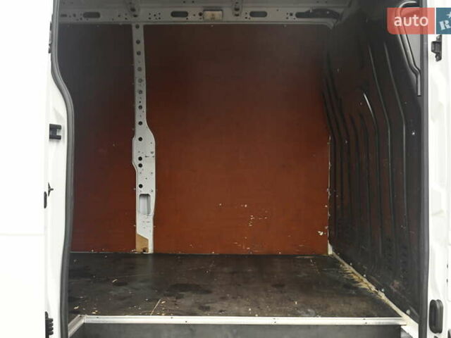 Белый Рено Мастер, объемом двигателя 2.3 л и пробегом 217 тыс. км за 20500 $, фото 39 на Automoto.ua