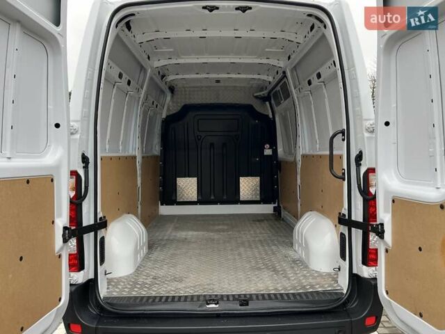 Белый Рено Мастер, объемом двигателя 2.3 л и пробегом 235 тыс. км за 18799 $, фото 24 на Automoto.ua