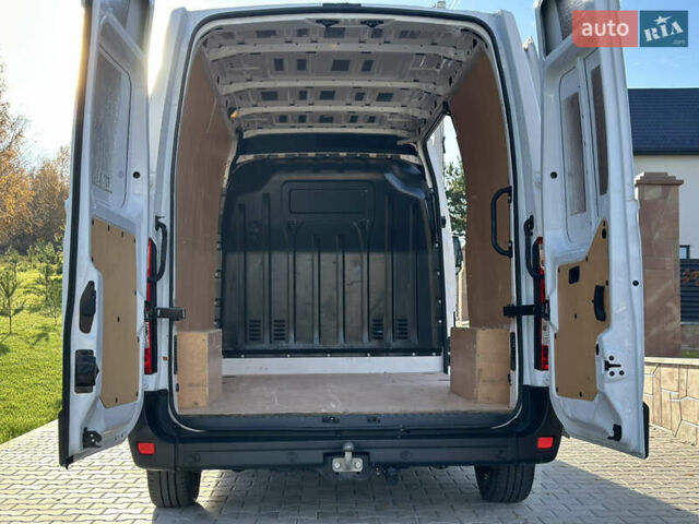 Белый Рено Мастер, объемом двигателя 2.5 л и пробегом 155 тыс. км за 20000 $, фото 4 на Automoto.ua