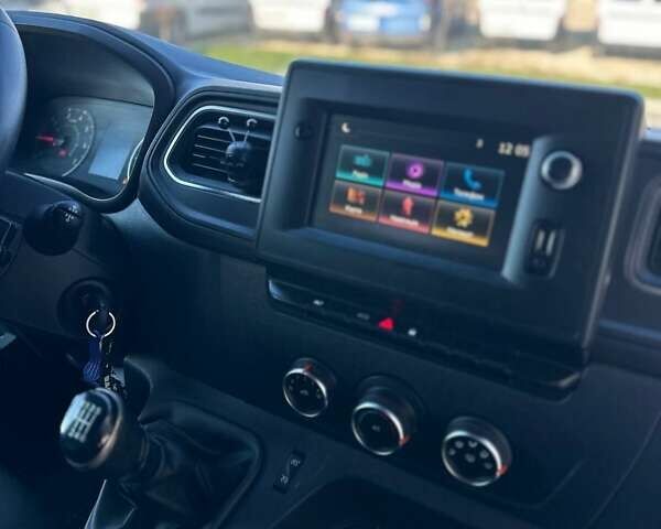 Белый Рено Мастер, объемом двигателя 2.3 л и пробегом 220 тыс. км за 18999 $, фото 13 на Automoto.ua