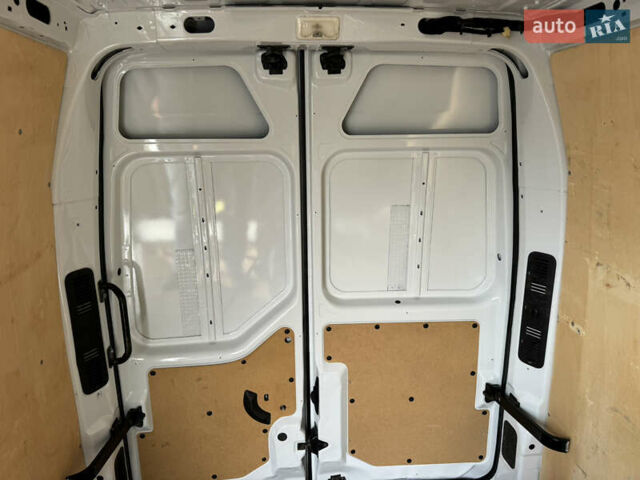 Белый Рено Мастер, объемом двигателя 2.3 л и пробегом 209 тыс. км за 21000 $, фото 98 на Automoto.ua