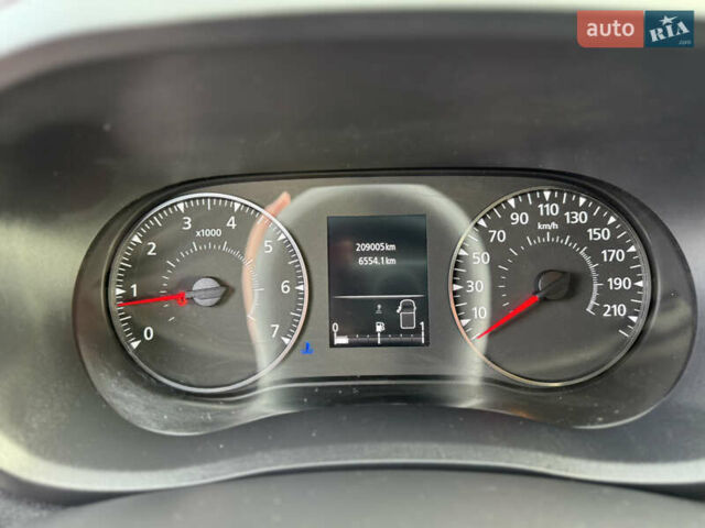 Белый Рено Мастер, объемом двигателя 2.3 л и пробегом 209 тыс. км за 21000 $, фото 54 на Automoto.ua