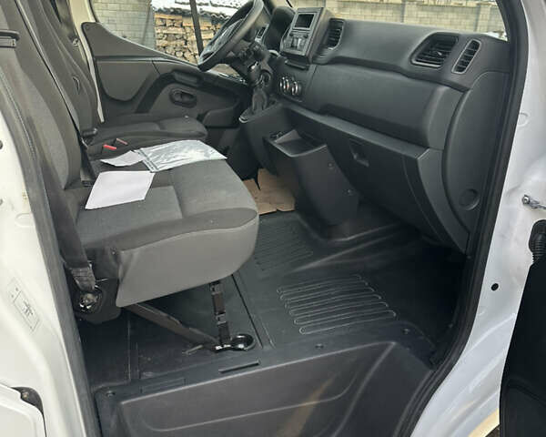 Белый Рено Мастер, объемом двигателя 0 л и пробегом 40 тыс. км за 20300 $, фото 24 на Automoto.ua