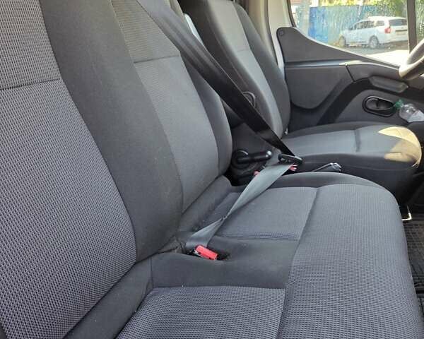 Белый Рено Мастер, объемом двигателя 0 л и пробегом 192 тыс. км за 21900 $, фото 28 на Automoto.ua