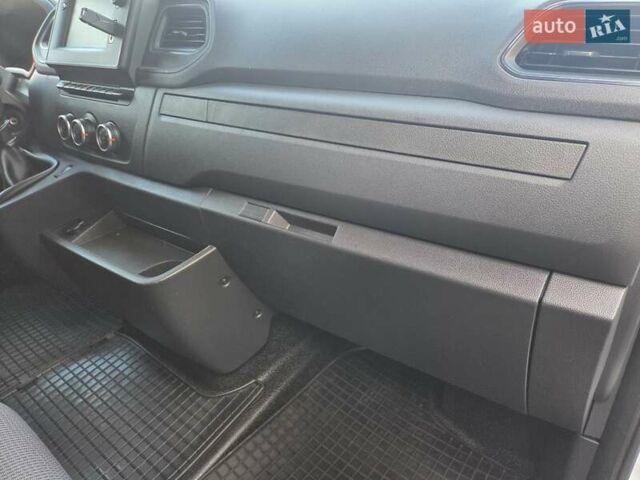 Білий Рено Мастєр, об'ємом двигуна 2.3 л та пробігом 189 тис. км за 19200 $, фото 30 на Automoto.ua