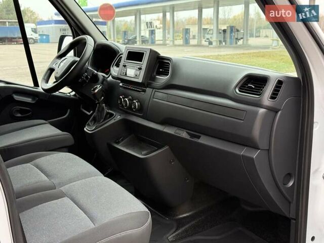 Белый Рено Мастер, объемом двигателя 2.3 л и пробегом 224 тыс. км за 18350 $, фото 22 на Automoto.ua