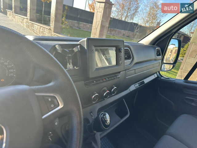 Белый Рено Мастер, объемом двигателя 2.5 л и пробегом 155 тыс. км за 20000 $, фото 11 на Automoto.ua