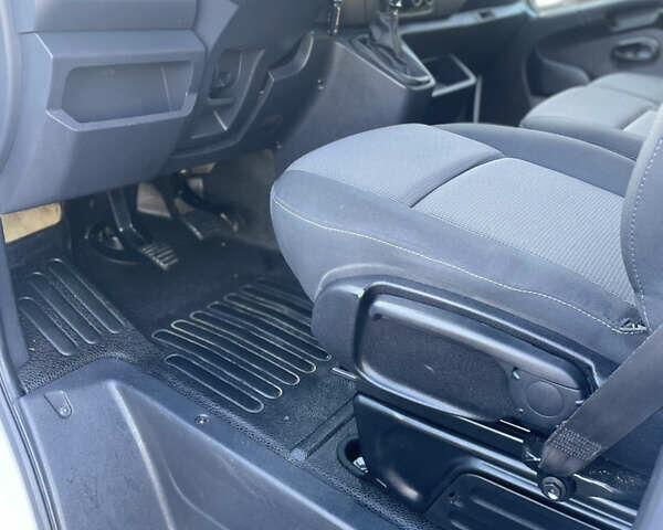 Белый Рено Мастер, объемом двигателя 2.3 л и пробегом 135 тыс. км за 20600 $, фото 31 на Automoto.ua