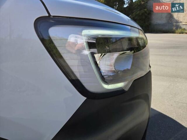 Белый Рено Мастер, объемом двигателя 0 л и пробегом 192 тыс. км за 21900 $, фото 51 на Automoto.ua