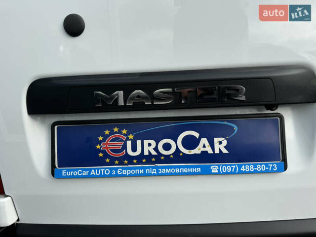 Белый Рено Мастер, объемом двигателя 2.3 л и пробегом 209 тыс. км за 21000 $, фото 30 на Automoto.ua