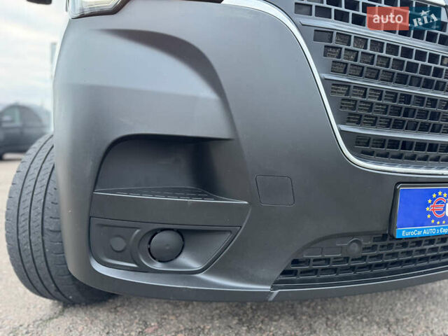 Белый Рено Мастер, объемом двигателя 2.3 л и пробегом 174 тыс. км за 21500 $, фото 14 на Automoto.ua