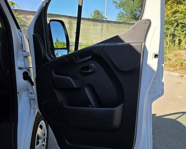 Белый Рено Мастер, объемом двигателя 0 л и пробегом 192 тыс. км за 21900 $, фото 27 на Automoto.ua