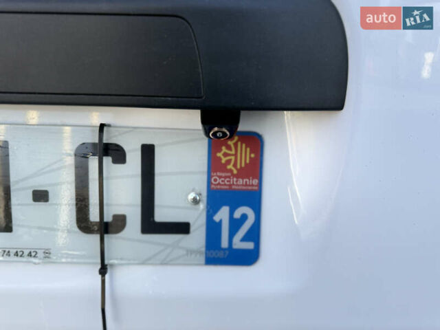 Білий Рено Мастєр, об'ємом двигуна 2.3 л та пробігом 195 тис. км за 17999 $, фото 13 на Automoto.ua