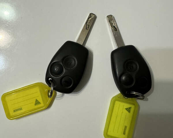 Белый Рено Мастер, объемом двигателя 2.3 л и пробегом 174 тыс. км за 20800 $, фото 45 на Automoto.ua