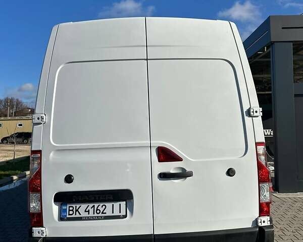 Белый Рено Мастер, объемом двигателя 2.3 л и пробегом 220 тыс. км за 18999 $, фото 4 на Automoto.ua