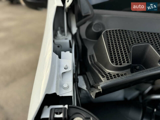 Белый Рено Мастер, объемом двигателя 2.3 л и пробегом 209 тыс. км за 21000 $, фото 89 на Automoto.ua