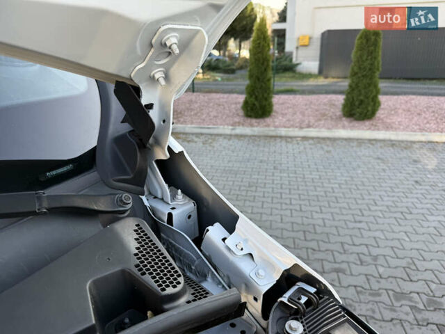 Білий Рено Мастєр, об'ємом двигуна 2.3 л та пробігом 187 тис. км за 21900 $, фото 65 на Automoto.ua