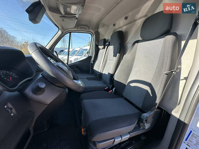 Белый Рено Мастер, объемом двигателя 2.3 л и пробегом 226 тыс. км за 19600 $, фото 17 на Automoto.ua