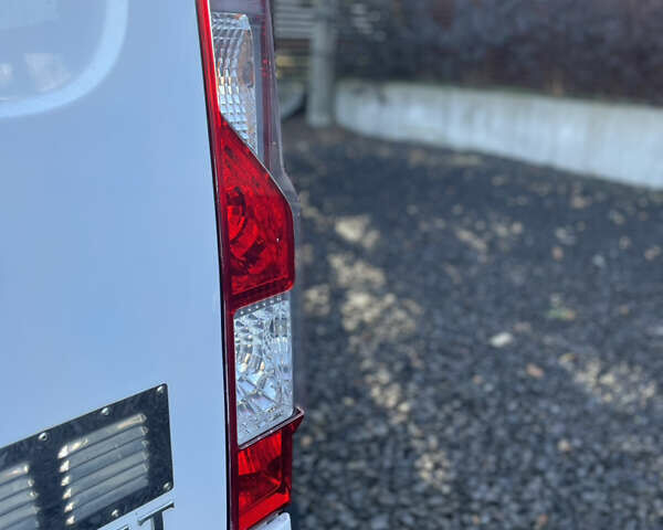 Белый Рено Мастер, объемом двигателя 2.3 л и пробегом 135 тыс. км за 20600 $, фото 42 на Automoto.ua