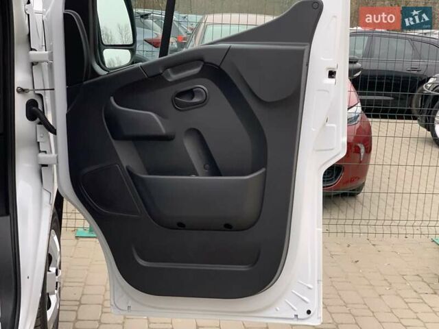 Белый Рено Мастер, объемом двигателя 2.3 л и пробегом 209 тыс. км за 19999 $, фото 31 на Automoto.ua