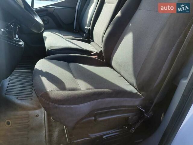 Белый Рено Мастер, объемом двигателя 2.3 л и пробегом 280 тыс. км за 17900 $, фото 68 на Automoto.ua