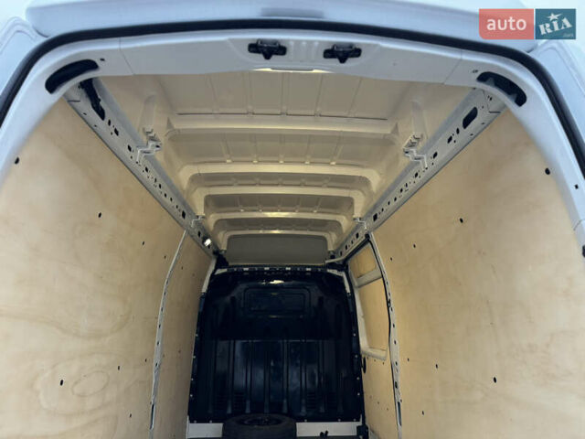Белый Рено Мастер, объемом двигателя 2.3 л и пробегом 174 тыс. км за 21500 $, фото 36 на Automoto.ua