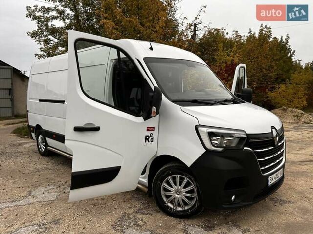 Белый Рено Мастер, объемом двигателя 2.3 л и пробегом 215 тыс. км за 16999 $, фото 1 на Automoto.ua
