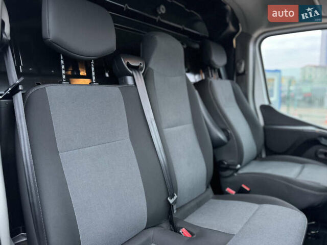 Белый Рено Мастер, объемом двигателя 2.3 л и пробегом 174 тыс. км за 21500 $, фото 51 на Automoto.ua