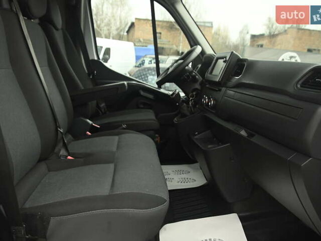 Белый Рено Мастер, объемом двигателя 2.3 л и пробегом 217 тыс. км за 19999 $, фото 42 на Automoto.ua