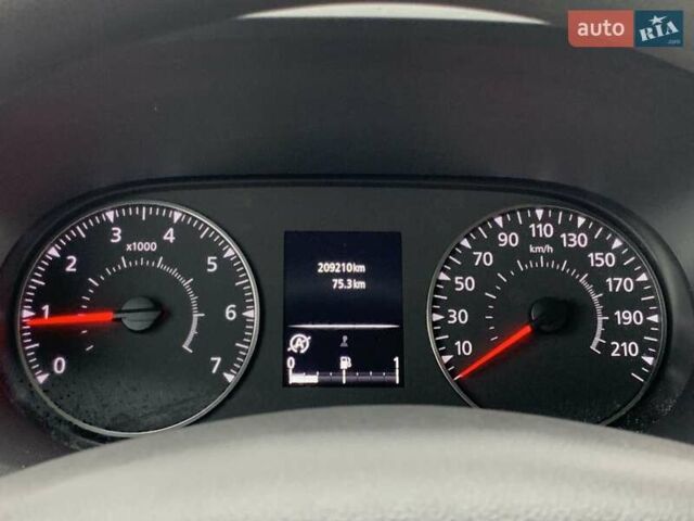 Белый Рено Мастер, объемом двигателя 2.3 л и пробегом 209 тыс. км за 19999 $, фото 44 на Automoto.ua