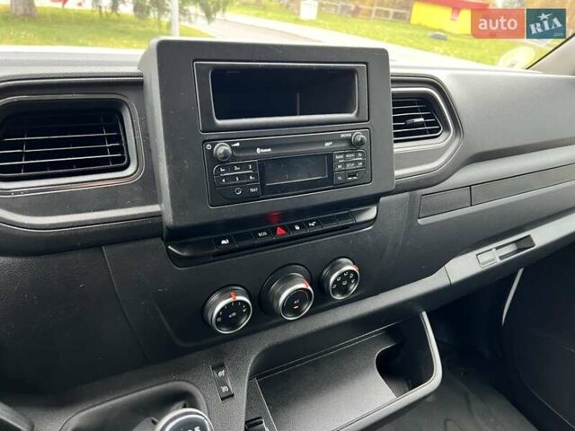 Белый Рено Мастер, объемом двигателя 2.3 л и пробегом 235 тыс. км за 18799 $, фото 39 на Automoto.ua